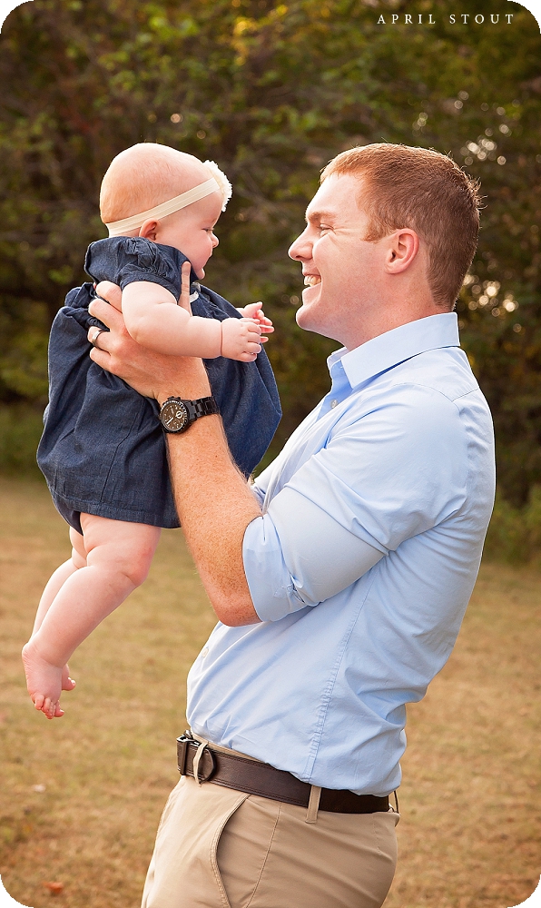 baby-girl-addison-with-dad-tahlequah-baby-photographer