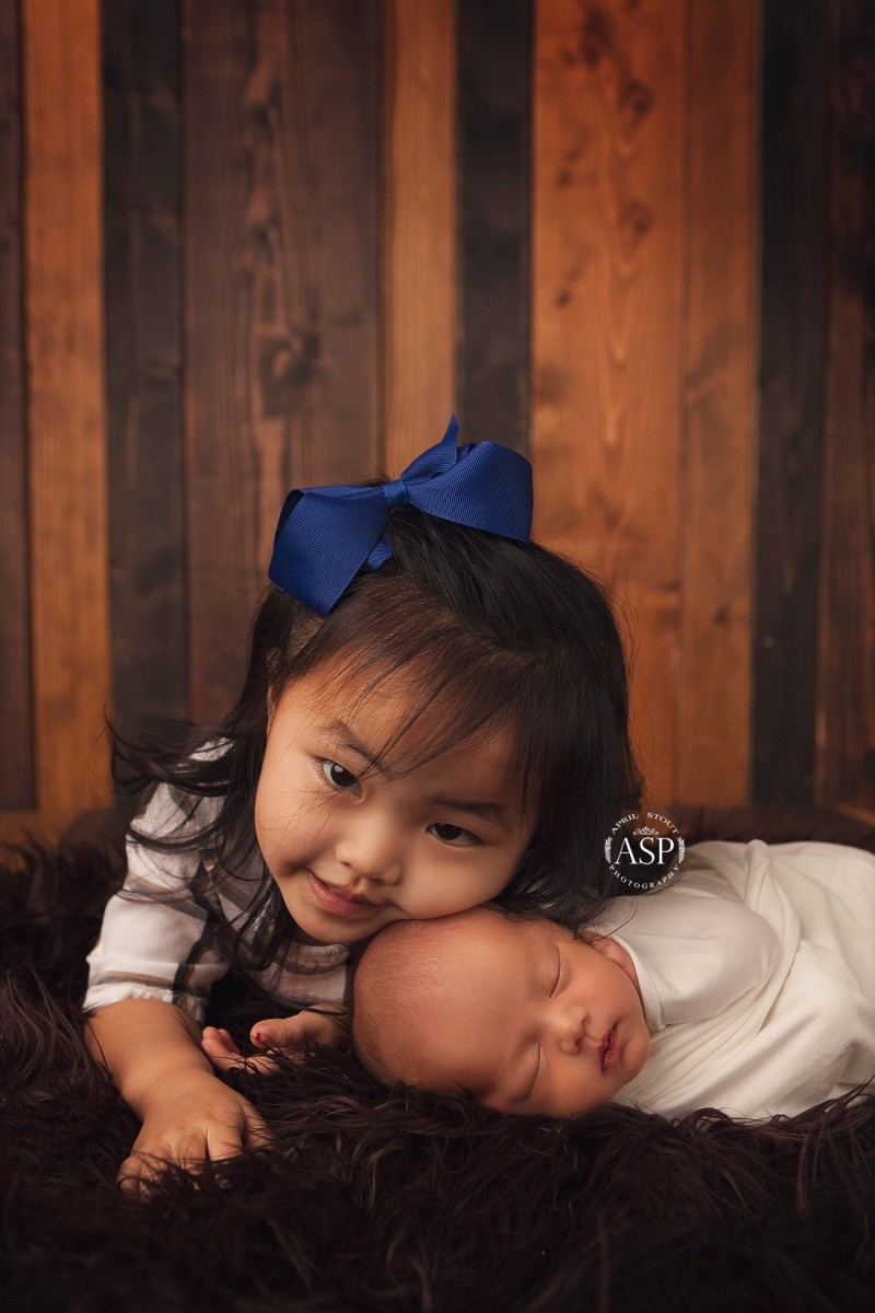 newborn-baby-boy-with-older-sister-april-stout-photography-Oklahoma-newborn-photographers