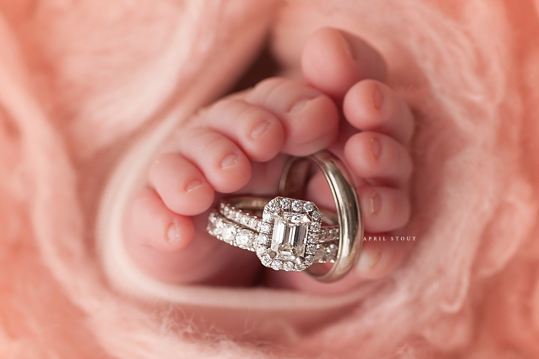 newborn-macro-feet-with-wedding-rings-Oklahoma