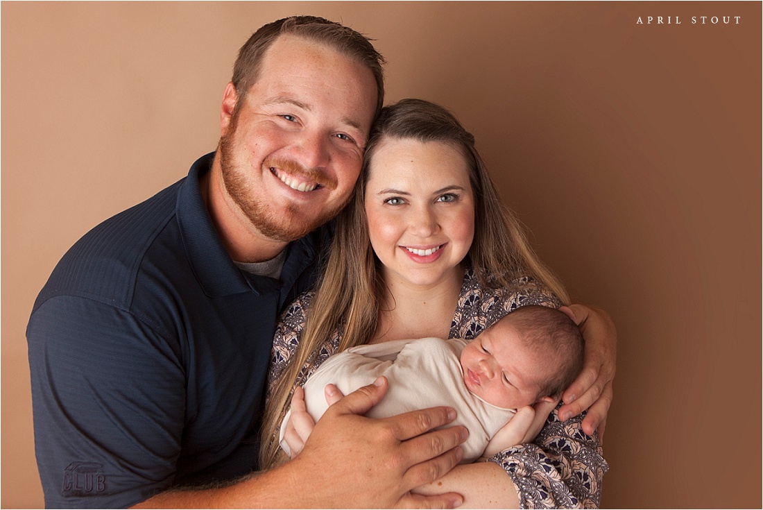 family-photographers-tulsa-oklahoma-with-newborn
