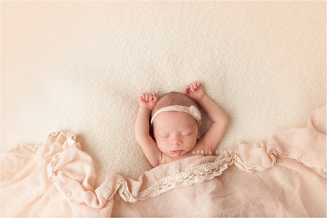 neutral-newborn-baby-girl-pictures-oklahoma-best-newborn-photographer-april-stout