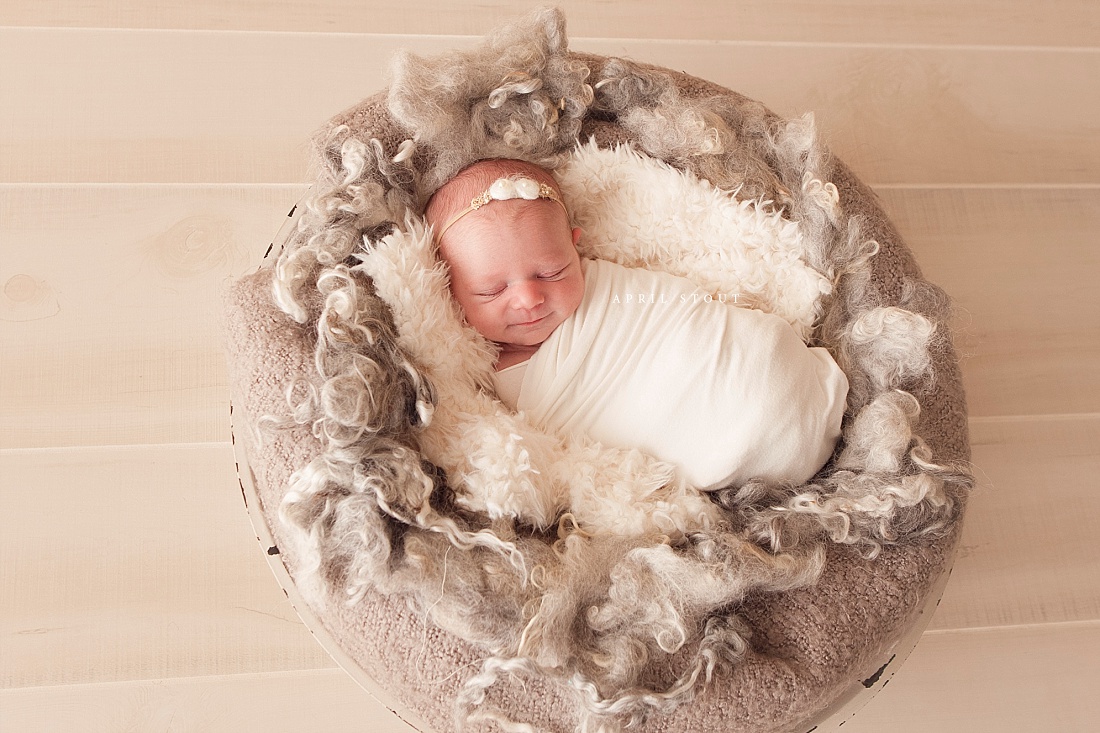 neutral-newborn-pictures-april-stout