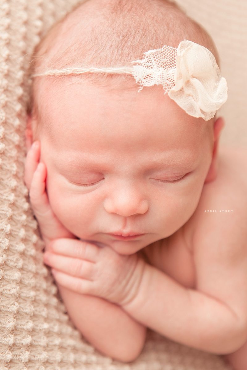 neutral-newborn-baby-infant-girl-portrait-session-Tulsa-Oklahoma