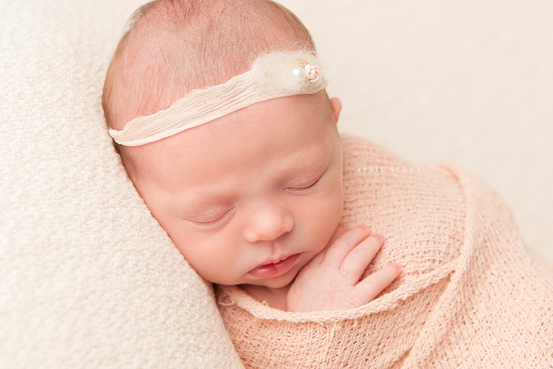 neutral-newborn-baby-infant-girl-portrait-session-Tulsa-Oklahoma