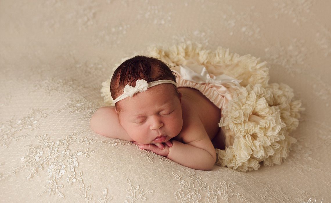 claremore oklahoma photographer babies newborns newborn baby april stout