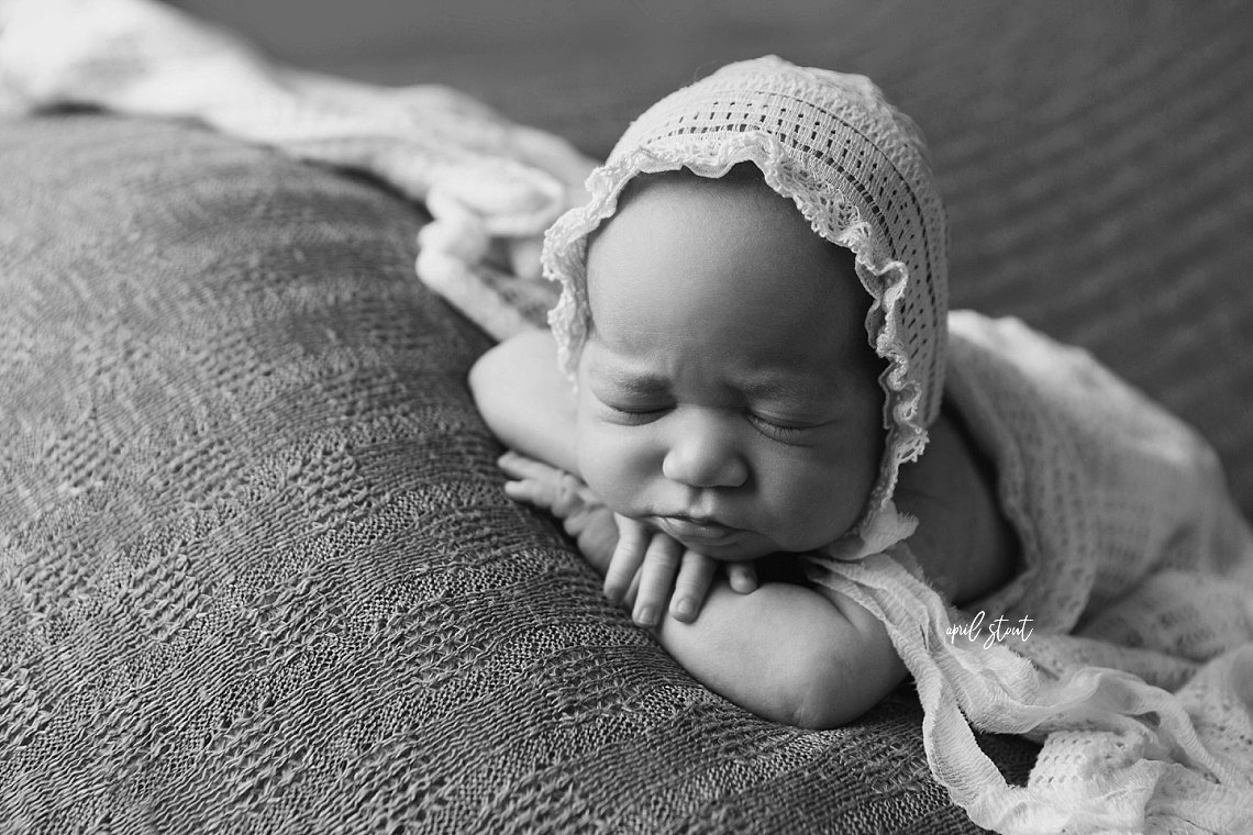 newborn twin sisters baby photography april stout tulsa pryor oklahoma