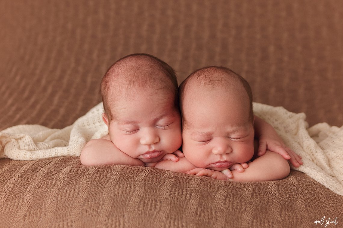 newborn twin sisters baby photography april stout tulsa pryor oklahoma