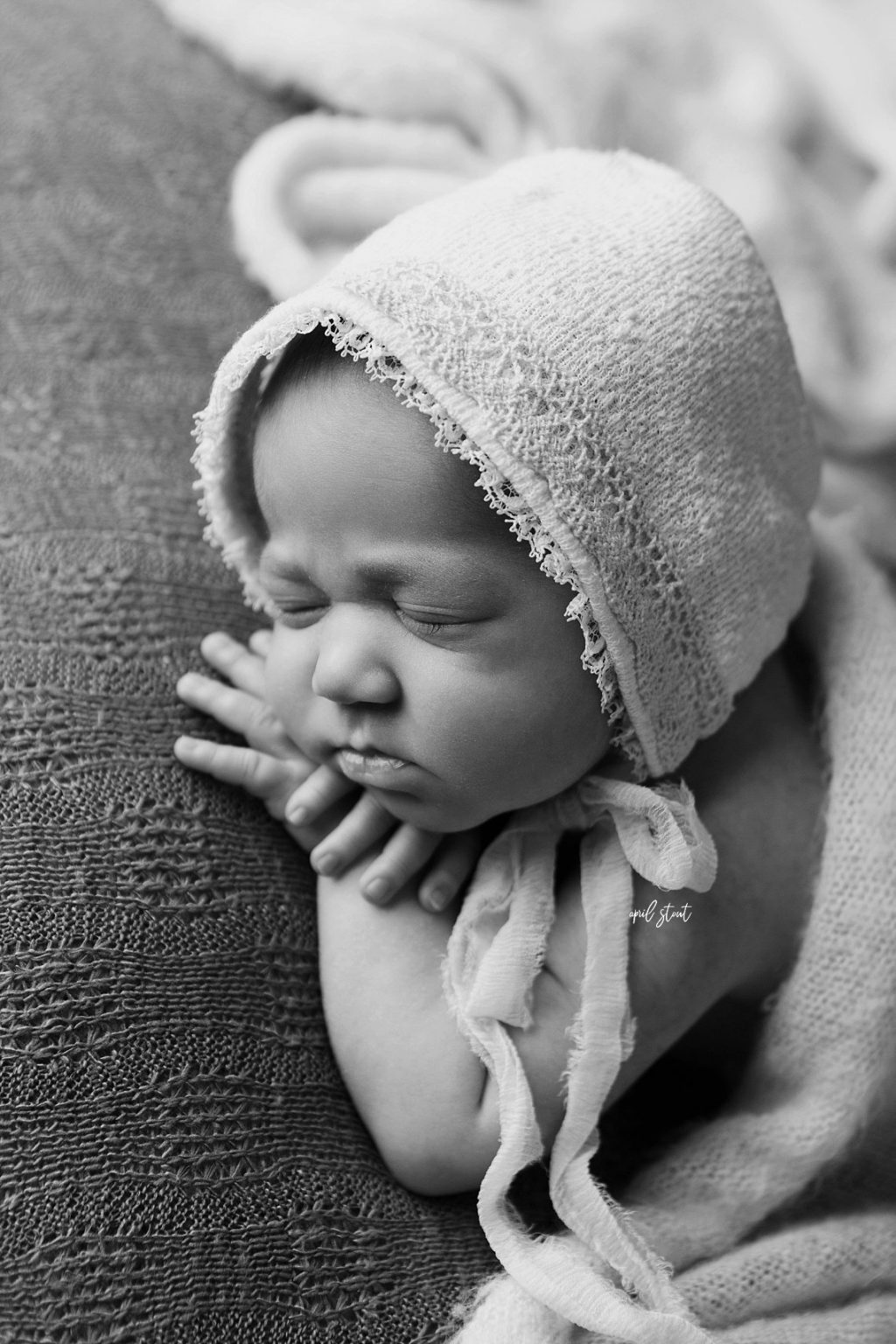 newborn twin sisters baby photography april stout tulsa pryor oklahoma