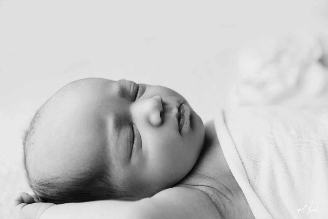 newborn twin sisters baby photography april stout tulsa pryor oklahoma