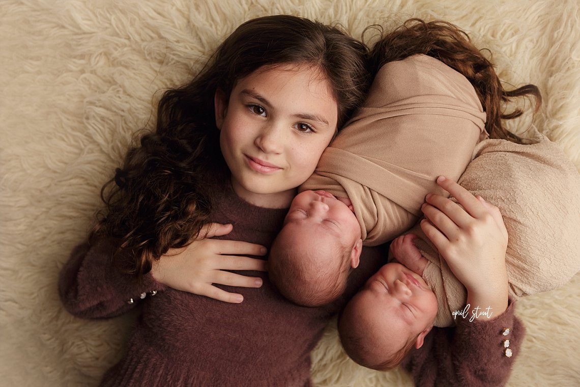 newborn twin sisters baby photography april stout tulsa pryor oklahoma