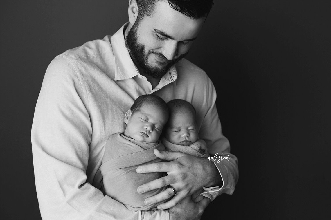 newborn twin sisters baby photography april stout tulsa pryor oklahoma