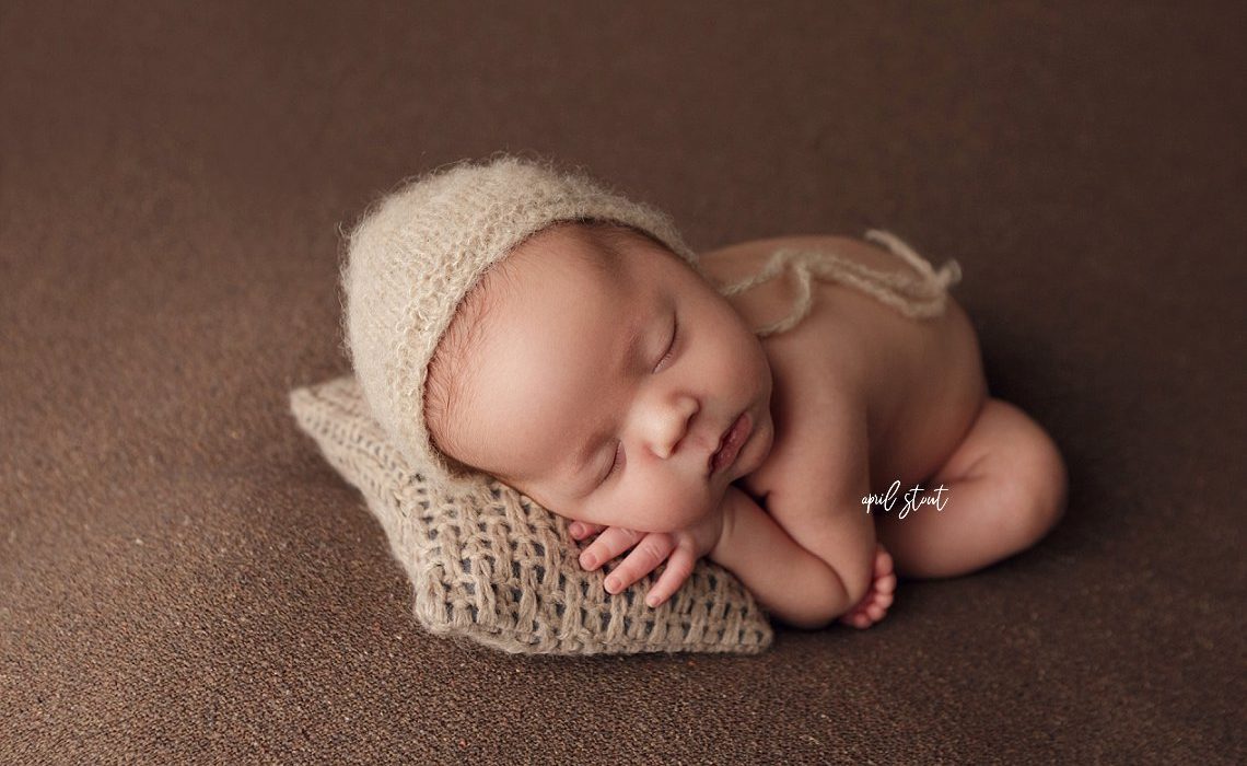 April Stout Photography near Tulsa Oklahoma captures newborn baby boy