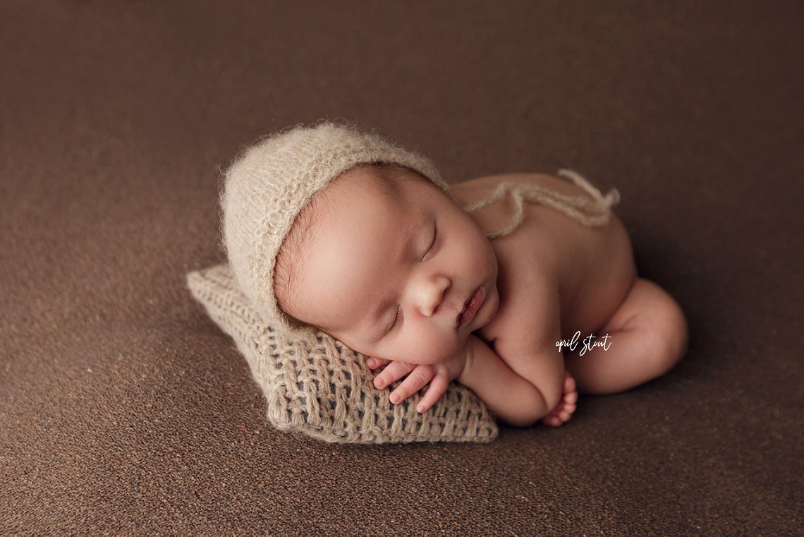 April Stout Photography near Tulsa Oklahoma captures newborn baby boy