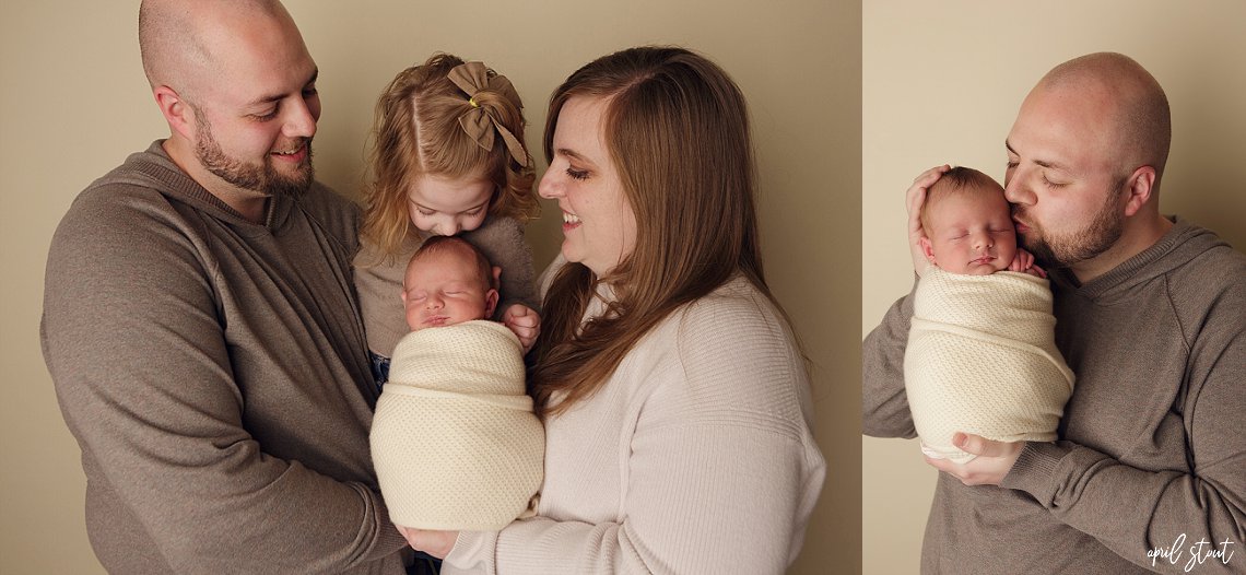 april stout family photographer Broken Arrow Oklahoma with newborn baby
