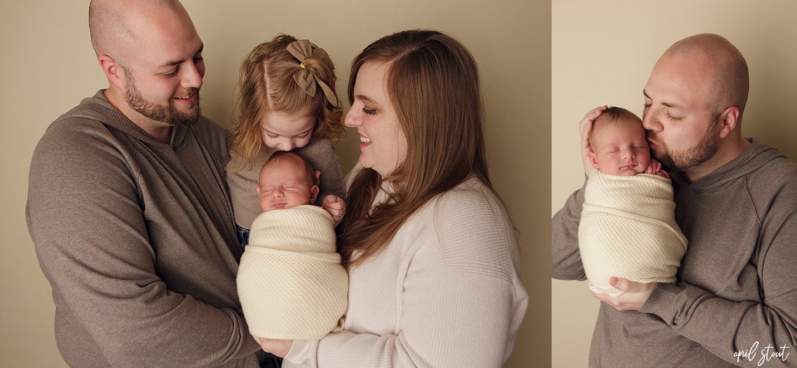 april stout family photographer Broken Arrow Oklahoma with newborn baby