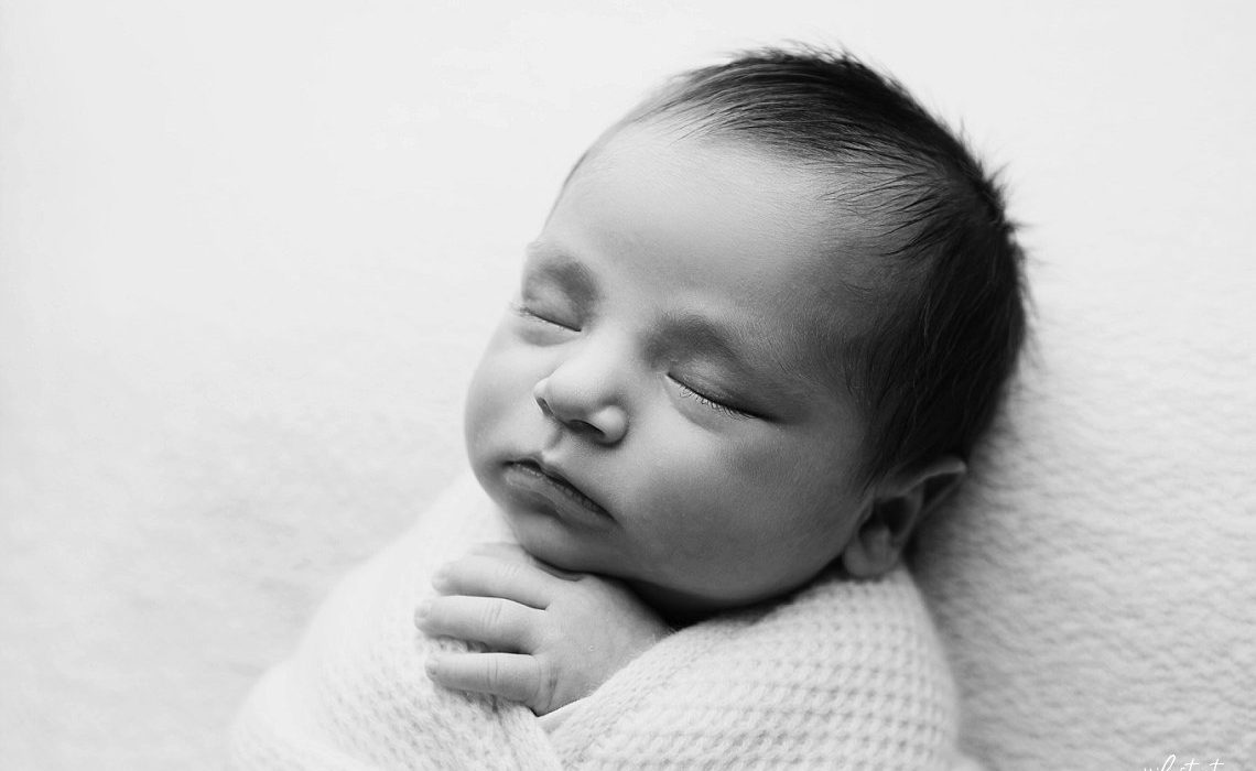 Owasso newborn photographer April Stout