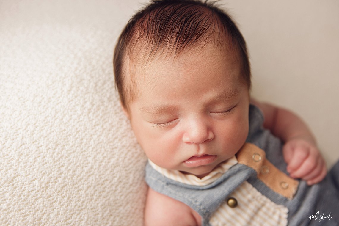 Claremore Owasso Jenks Tulsa Muskogee newborn pictures with April Stout Photography